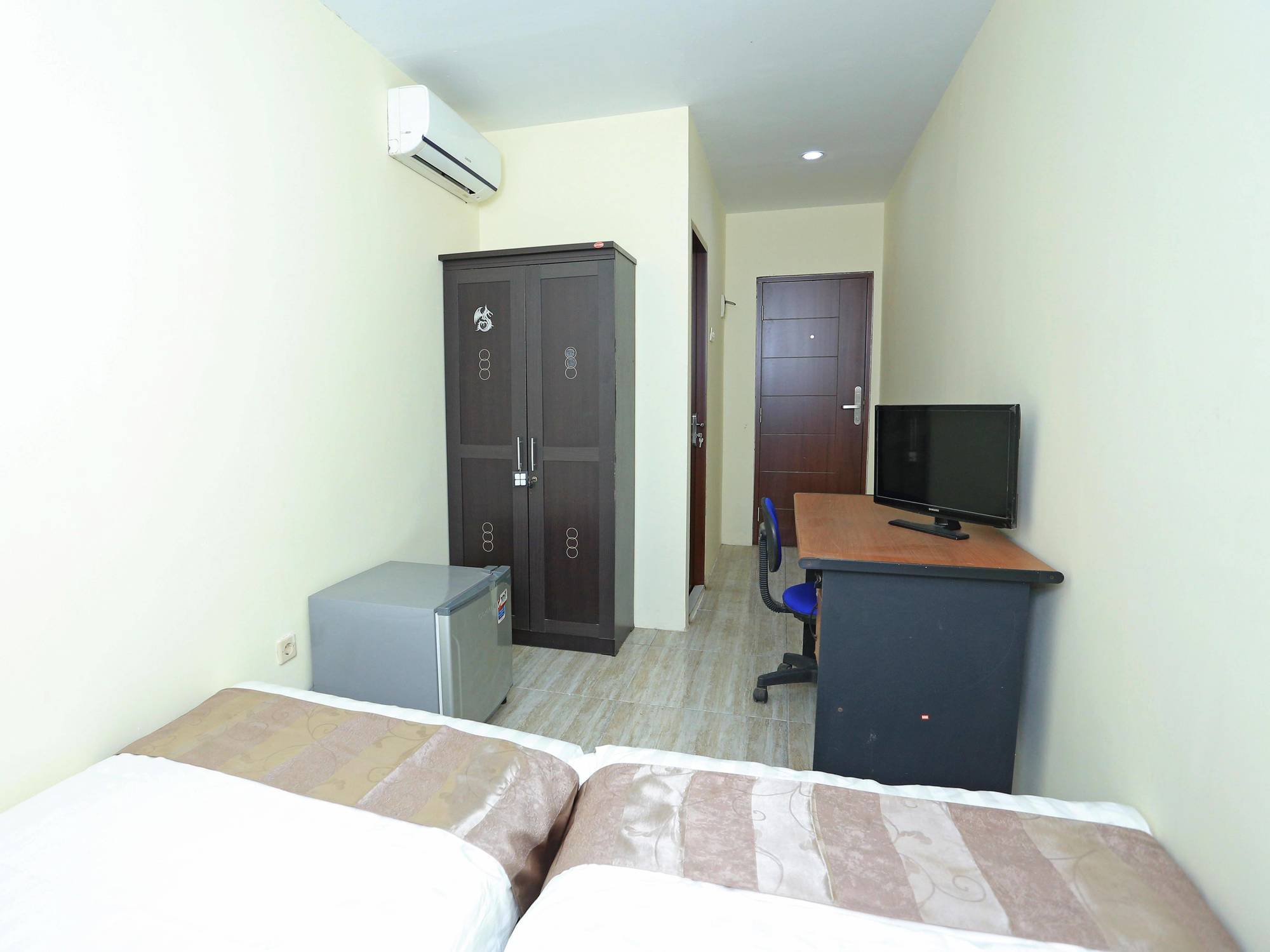 ดีเอส เรสซิเดนซ์ ซิลิวางี Hotel เซอมารัง ภายนอก รูปภาพ